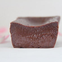 画像をギャラリービューアに読み込む, チョコレートテリーヌ & バスクチーズケーキミニギフトボックス / Chocolate Terrine and Mini Basque Cheesecake Gift Box