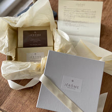 画像をギャラリービューアに読み込む, チョコレートテリーヌ & バスクチーズケーキミニギフトボックス / Chocolate Terrine and Mini Basque Cheesecake Gift Box