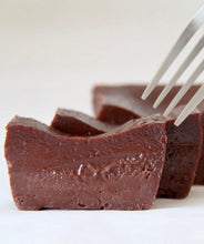 画像をギャラリービューアに読み込む, チョコレートテリーヌ & バスクチーズケーキミニギフトボックス / Chocolate Terrine and Mini Basque Cheesecake Gift Box