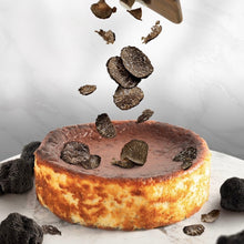 画像をギャラリービューアに読み込む, 【Limited Holiday】トリュフ・バスクチーズケーキ / Black Truffle Basque Cheesecake (760g)
